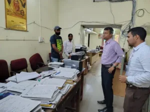 जिला पंचायत सीईओ कुमार बिश्वरंजन ने मंगलवार को पीएम श्री शासकीय अरुंधती देवी उत्कृष्ट अंग्रेजी-हिंदी उच्चतर माध्यमिक स्कूल का औचक निरीक्षण किया Chhattisgarh Crimes