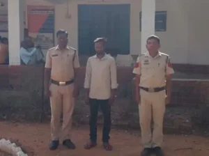 जशपुर जिले के फरसाबहार थाना क्षेत्र में शादी का झांसा देकर दुष्कर्म करने के मामले में पुलिस ने आरोपी को गिरफ्तार कर न्यायिक रिमांड पर जेल भेज दिया Chhattisgarh Crimes