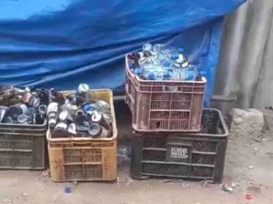 बीजापुर के न्यू बस स्टैंड पर अवैध रूप से शराब बेची जा रही Chhattisgarh Crimes