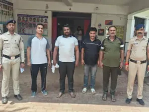 दुर्ग में आईपीएल क्रिकेट मैचों पर ऑनलाइन सट्टा खिलाने वाले गिरोह के खिलाफ पुलिस की कार्रवाई लगातार जारी Chhattisgarh Crimes