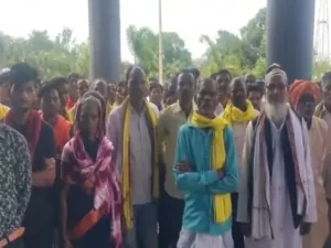 छत्तीसगढ़ के सूरजपुर में बंदोबस्त रिकॉर्ड की त्रुटियों का फायदा उठाकर भू-माफियाओं पर किसानों की जमीनों के साथ-साथ सरकारी जमीन की भी फर्जी खरीद-बिक्री का आरोप Chhattisgarh Crimes