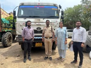 रेत के अवैध परिवहन मामले में हाईवा जब्त Chhattisgarh Crimes