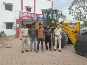 छत्तीसगढ़ के बिलासपुर जिला में कोल डिपो की आड़ में हाई-क्वालिटी के कोयले की चोरी मामले में पुलिस ने कार्रवाई करते हुए कोल डिपो संचालक सहित चार लोगों को गिरफ्तार किया Chhattisgarh Crimes