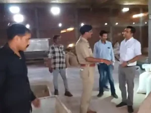 छत्तीसगढ़ के दुर्ग जिले में निरमा पाउडर की पैकिंग की आड़ में अवैध रूप से जर्दा युक्त गुटखा बनाने की फैक्ट्री संचालित की जा रही थी Chhattisgarh Crimes