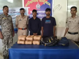 बस्तर पुलिस ने मादक पदार्थों की तस्करी के खिलाफ बड़ी कार्रवाई करते हुए 12 किलो 700 ग्राम गांजा के साथ 2 आरोपियों को गिरफ्तार किया Chhattisgarh Crimes