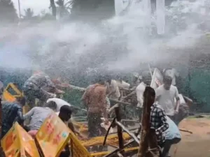 नीट पेपर लीक और सोनम वांगचुक के समर्थन में शुक्रवार को नारायणपुर में NSUI और युवा संगठन के कार्यकर्ताओं ने विशाल पैदल मार्च एवं रैली निकाली Chhattisgarh Crimes