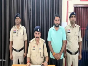 जांजगीर सिटी कोतवाली पुलिस ने जिला बदर आदेश का उल्लंघन करने वाले एक आदतन बदमाश को गिरफ्तार कर जेल भेज दिया Chhattisgarh Crimes