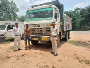 सूरजपुर जिले में अवैध खनिज उत्खनन, परिवहन और भंडारण के खिलाफ प्रशासन ने सख्त अभियान चलाया Chhattisgarh Crimes