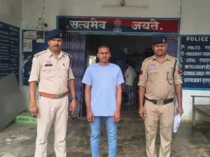 बलौदाबाजार पुलिस ने एक नाबालिग बालिका के अपहरण और दुष्कर्म के मामले में मुख्य आरोपी आशीष निर्मलकर को गिरफ्तार किया Chhattisgarh Crimes