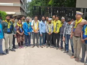 नकटी गांव में विस्थापित परिवारों के मुद्दे पर आम आदमी पार्टी ने धरसींवा विधायक अनुज शर्मा के निवास का घेराव कर प्रदर्शन किया Chhattisgarh Crimes