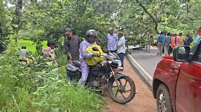 गरियाबंद में एक बार फिर नेशनल हाइवे 130 सी जाम हो गया Chhattisgarh Crimes