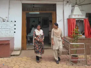 दुर्ग जिले में नशे के खिलाफ चलाए जा रहे विशेष अभियान के बीच पुलिस ने दो अलग-अलग मामलों में कार्रवाई करते हुए एक युवक और एक महिला को गिरफ्तार किया Chhattisgarh Crimes