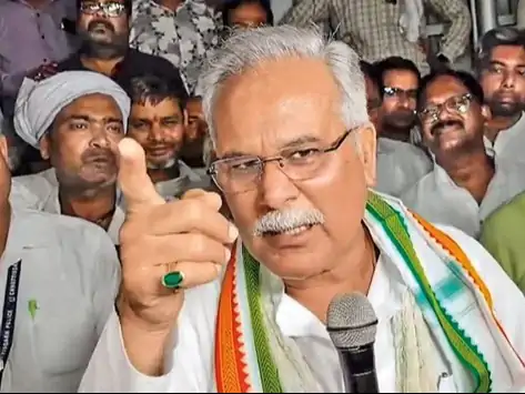 भिलाई पहुंचे पूर्व मुख्यमंत्री भूपेश बघेल ने शिक्षा, पेपर लीक, स्कूलों की स्थिति, शिक्षक भर्ती और बढ़ती महंगाई को लेकर भाजपा सरकार पर जमकर निशाना साधा Chhattisgarh Crimes