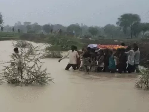 दुर्ग जिले के सेमरिया गांव का एक वीडियो वायरल हो रहा Chhattisgarh Crimes