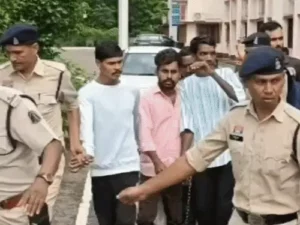 छत्तीसगढ़ के धमतरी में हुए ट्रिपल मर्डर केस में कोर्ट ने 5 आरोपियों को उम्रकैद की सजा सुनाई है Chhattisgarh Crimes