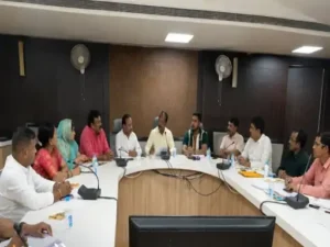 छत्तीसगढ़ में अब महिला पार्षद चुनी गईं तो उनके पति या परिवार के दूसरे सदस्य उनके नाम पर काम नहीं चला सकेंगे Chhattisgarh Crimes