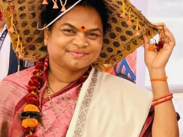 छत्तीसगढ़ में राज्यसभा सांसद फूलो देवी नेताम और विधायक तुलेश्वर मरकाम का फोन हैक हुआ Chhattisgarh Crimes