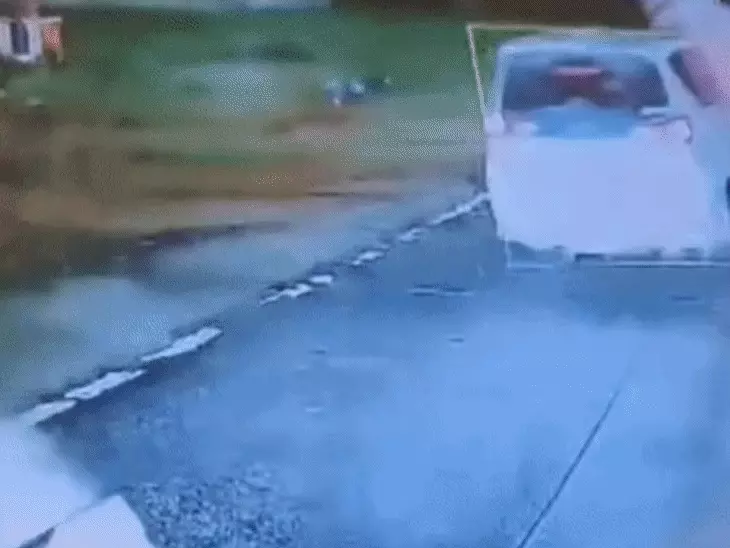 छत्तीसगढ़ के अंबिकापुर में मंत्री लक्ष्मी राजवाड़े के पीए ने टोलकर्मी को पीटा Chhattisgarh Crimes