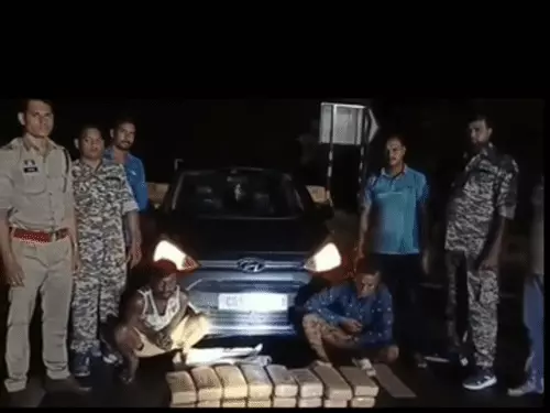 महासमुंद में पुलिस ने गांजा तस्करी के खिलाफ कार्रवाई करते हुए दो आरोपियों को गिरफ्तार किया Chhattisgarh Crimes