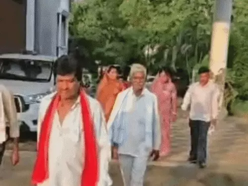 छत्तीसगढ़ के बेमेतरा जिले के परपोड़ी गांव में मानिकपुरी समाज ने 9 परिवारों के 55 लोगों का पिछले 3-4 साल से सामाजिक बहिष्कार कर रखा Chhattisgarh Crimes