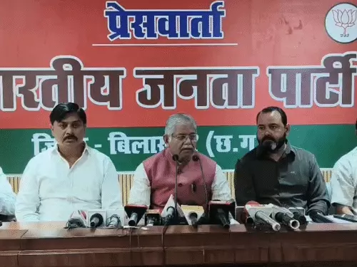 बिलासपुर में मुख्यमंत्री विष्णुदेव साय को कांग्रेस प्रदेश अध्यक्ष दीपक बैज के ‘आदिवासी’ नहीं बल्कि ‘वनवासी’ कहे जाने वाले बयान पर भाजपा विधायक धरमलाल कौशिक ने पलटवार किया Chhattisgarh Crimes