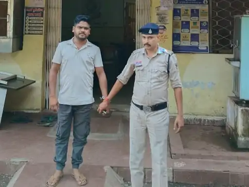 सट्टा लगाने वालों तक अब सिर्फ पर्ची या फोन के जरिए ही अंक नहीं पहुंच रहे Chhattisgarh Crimes