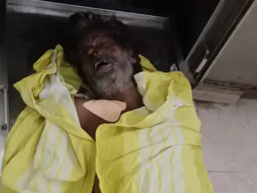 कोरबा के दर्री थाना क्षेत्र के मुख्य मार्ग ओवरब्रिज के पास सड़क किनारे घायल अवस्था में मिले एक अज्ञात व्यक्ति की इलाज के दौरान मौत हो गई Chhattisgarh Crimes