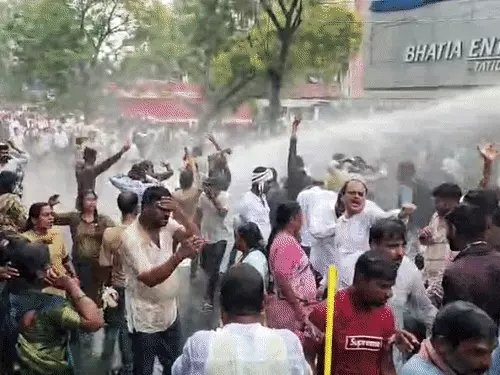छत्तीसगढ़ के बिलासपुर के बेलतरा विधानसभा इलाके में जमीन सीमांकन के विरोध में कांग्रेस ने प्रदर्शन किया Chhattisgarh Crimes