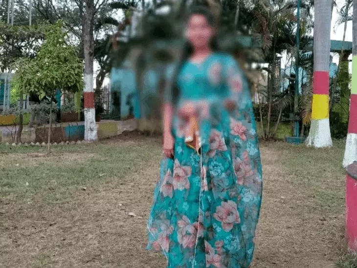 छत्तीसगढ़ के दुर्ग में 24 साल की युवती ने फांसी लगाकर आत्महत्या कर ली Chhattisgarh Crimes
