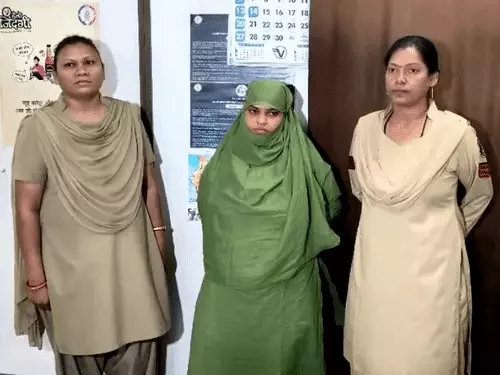 रायपुर के सदर बाजार स्थित विधि ज्वेलर्स से 1.88 करोड़ के सोने-चांदी और हीरे के आभूषण धोखाधड़ी से हड़पने का मामला सामने आया था Chhattisgarh Crimes