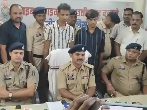छत्तीसगढ़ के बालोद में 22 वर्षीय युवती पर हुए एसिड अटैक मामले में दुर्ग कनेक्शन सामने आया है Chhattisgarh Crimes
